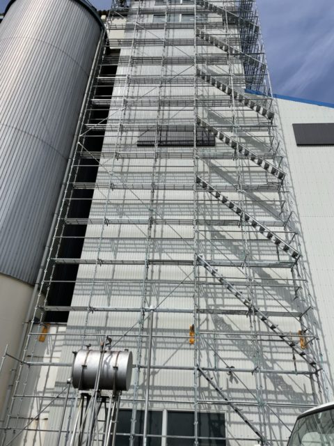 プラント内 足場工事 | 三重県松阪市や津市で足場工事なら足場屋『田中工業』