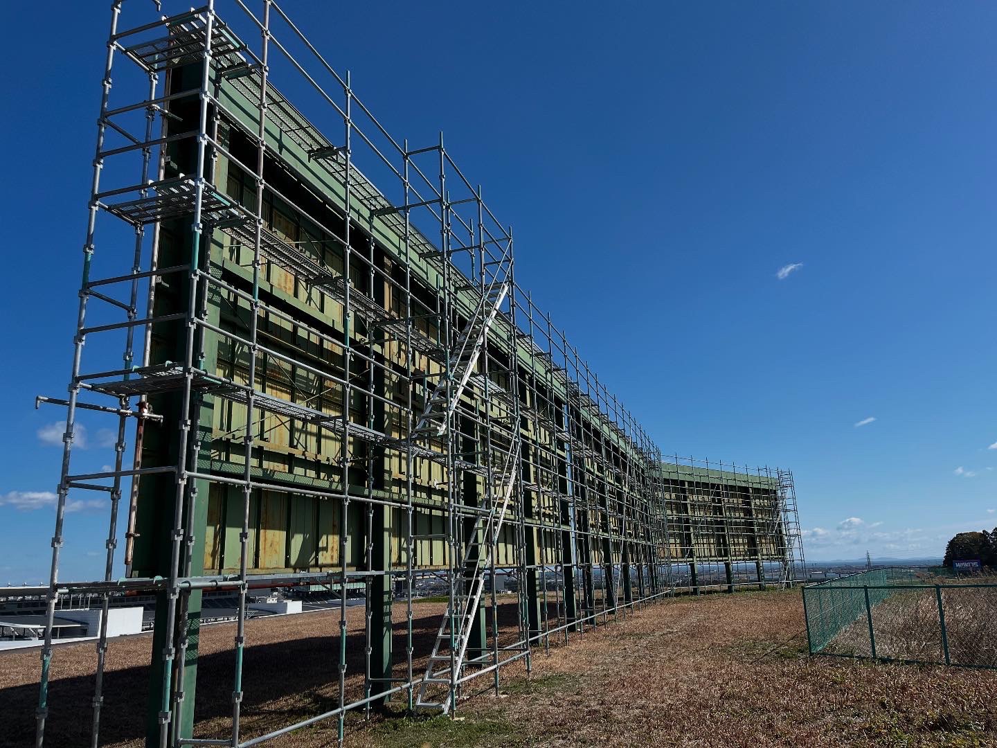 三重県内 某看板改修工事/足場工事 | 三重県松阪市や津市で足場工事なら足場屋『田中工業』